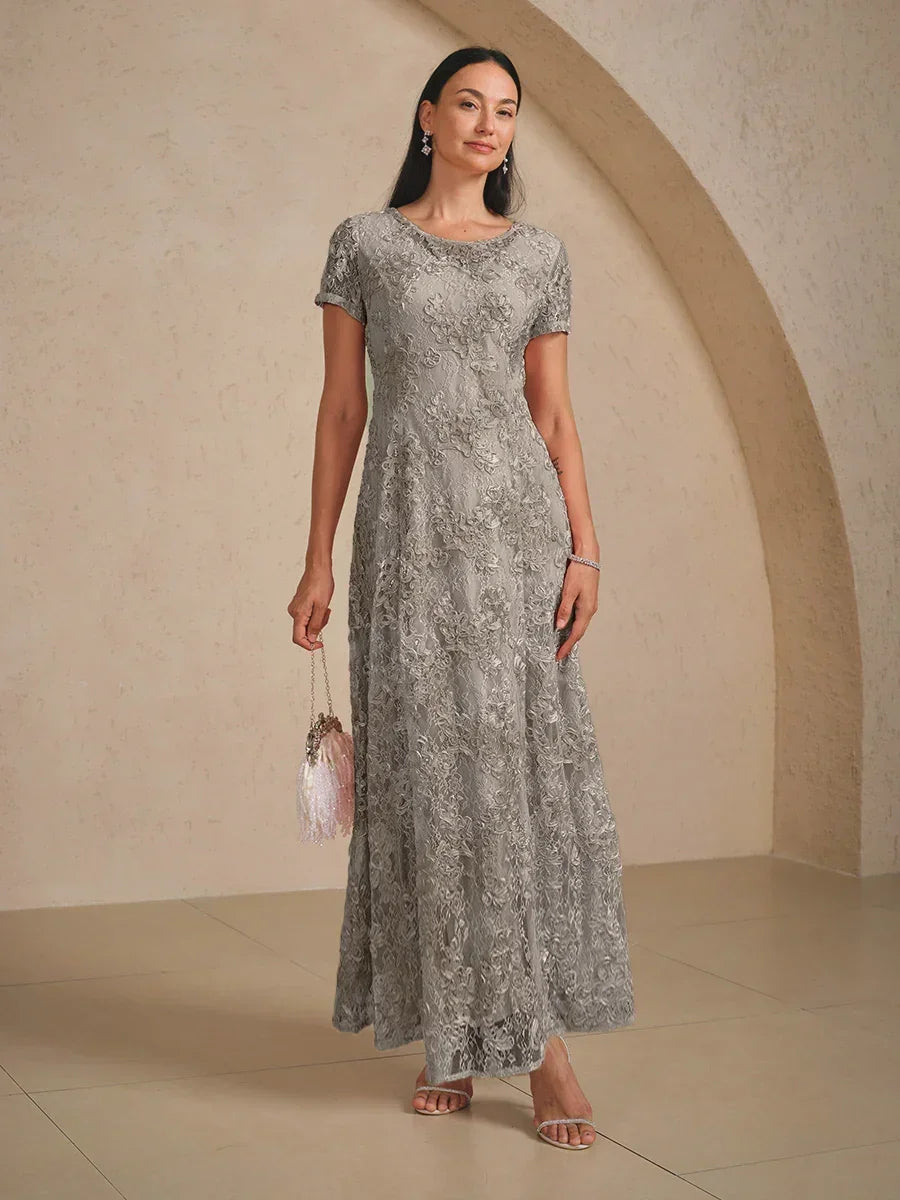 A-Linien-Kleid aus Rosettenspitze mit Paillettenverzierung