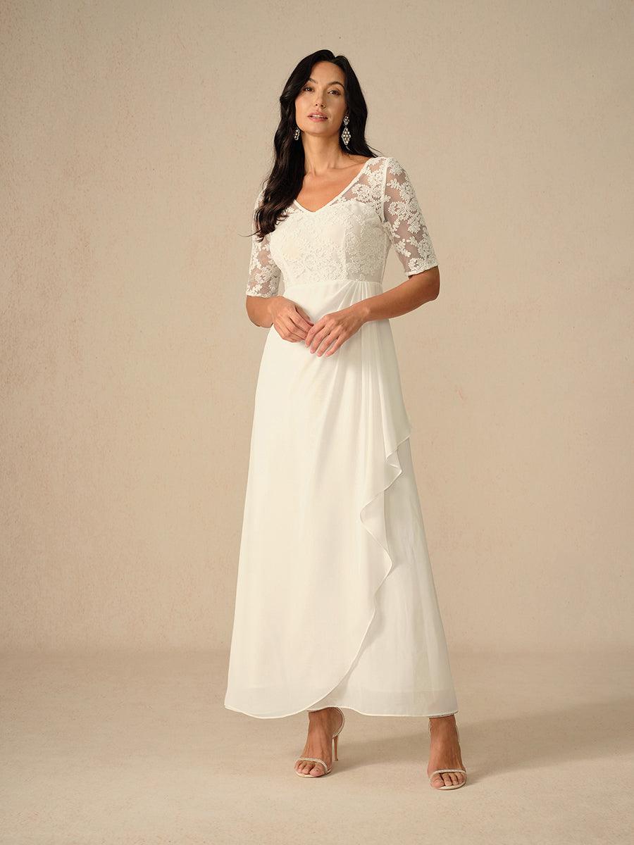 Sommerliches Brautkleid mit Spitze und V-Ausschnitt