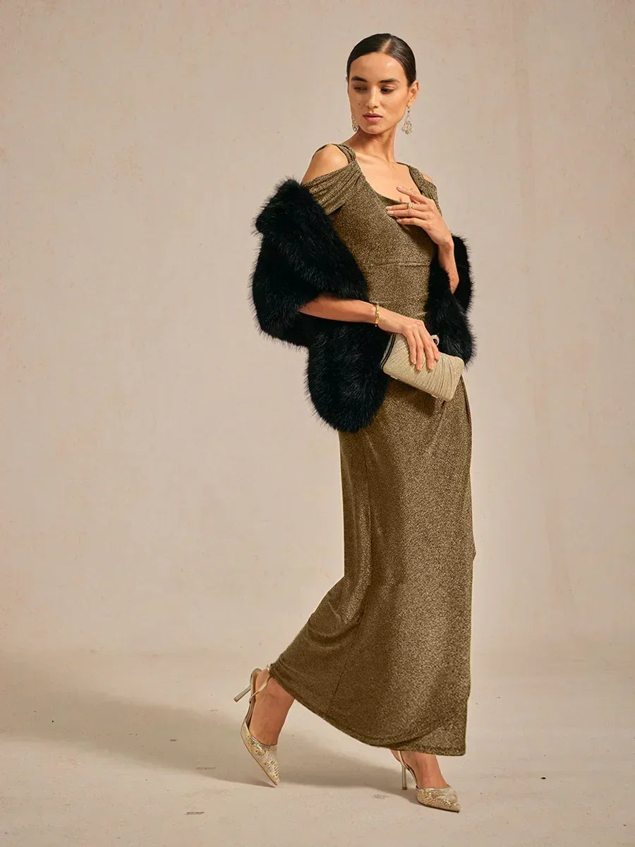 Robe pailletée à épaules dénudées