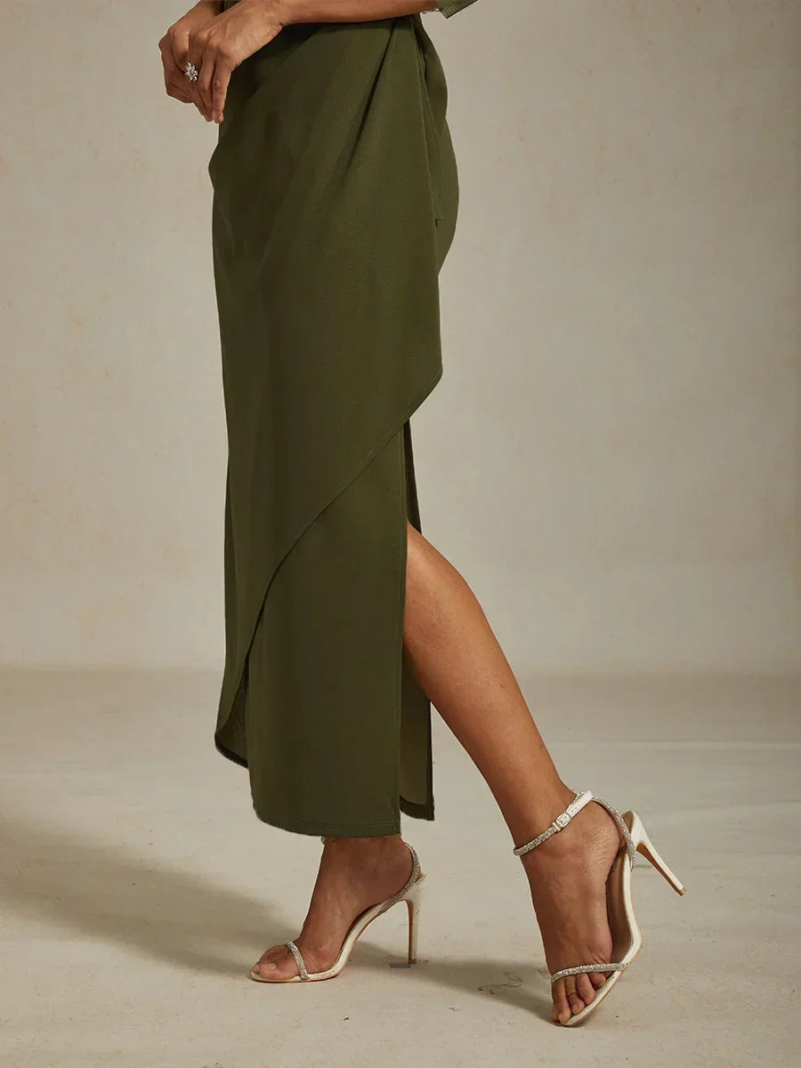 Robe de soirée élégante à encolure illusion perlée