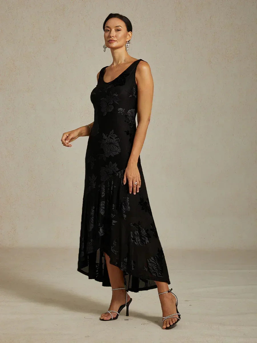 Marineblaues Chiffon-Abendkleid mit Blumenmuster und asymmetrischem Saum