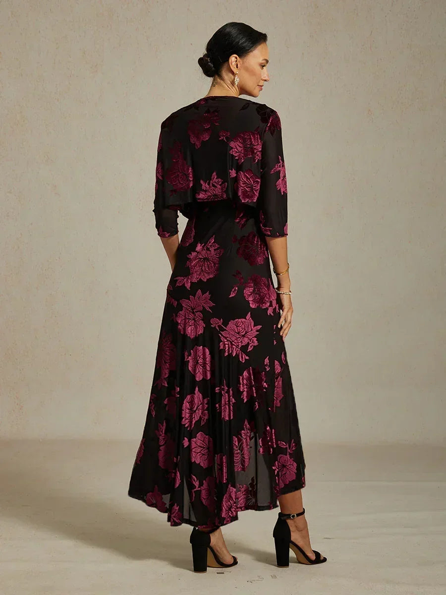 Marineblaues Chiffon-Abendkleid mit Blumenmuster und asymmetrischem Saum