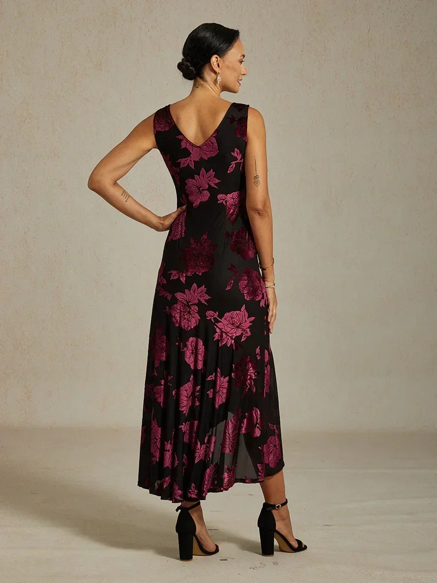 Marineblaues Chiffon-Abendkleid mit Blumenmuster und asymmetrischem Saum