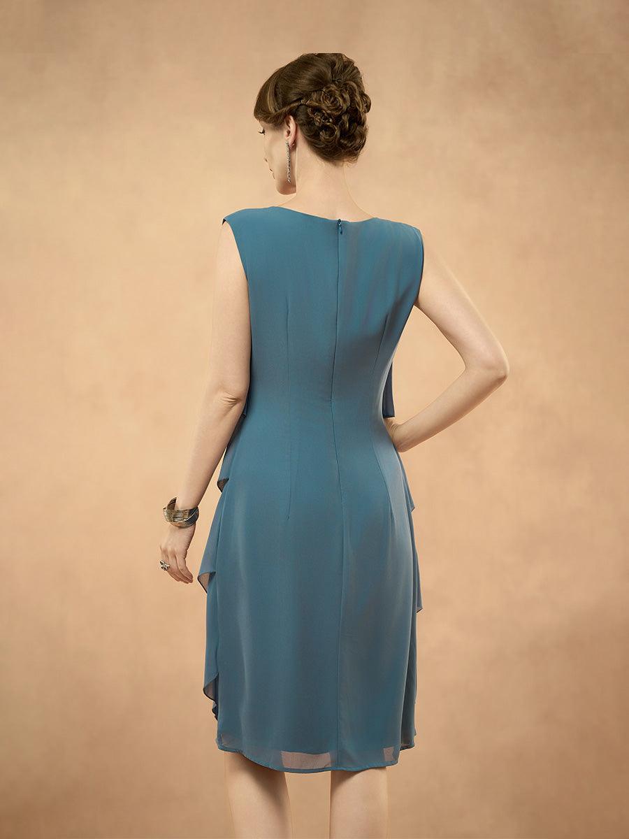 Ärmelloses, mehrlagiges, elegantes Chiffonkleid mit Rundhalsausschnitt