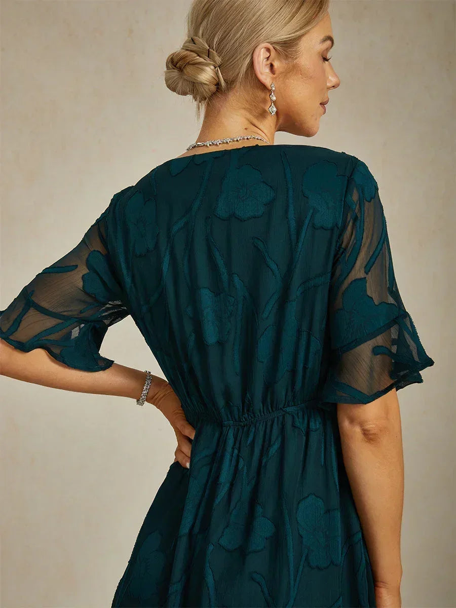 Maxikleid mit Rüschen und flatternder Spitze