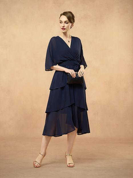 Robe en mousseline à volants superposés et col en V
