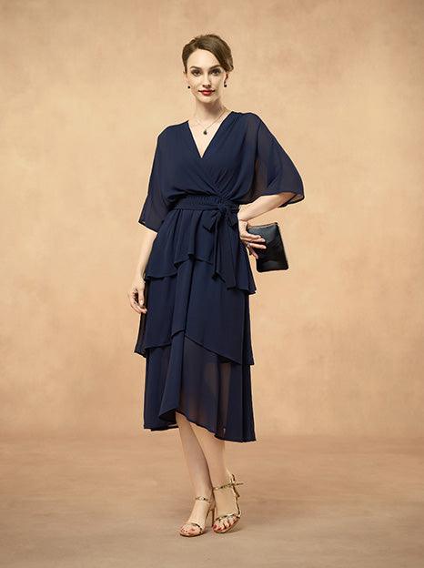 Robe en mousseline à volants superposés et col en V