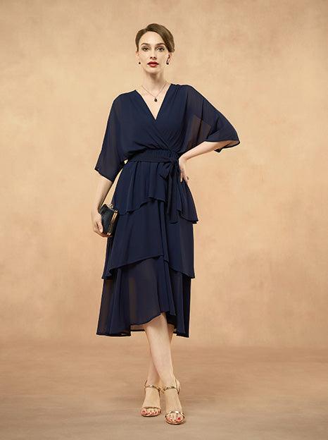 Robe en mousseline à volants superposés et col en V