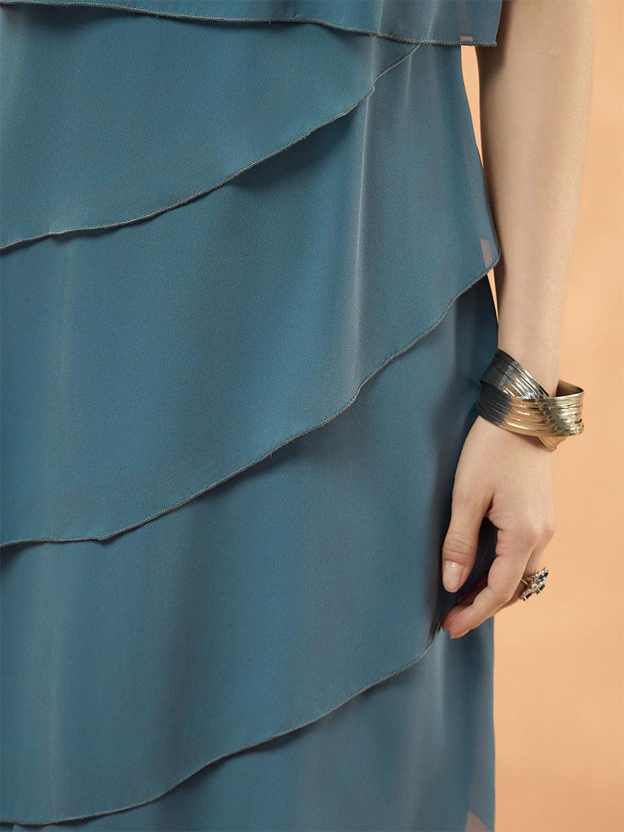 Ärmelloses, mehrlagiges, elegantes Chiffonkleid mit Rundhalsausschnitt