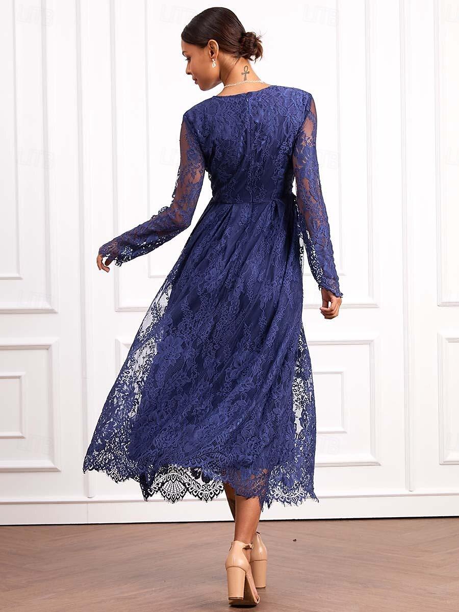Elegantes Langarm-Maxikleid aus Spitze