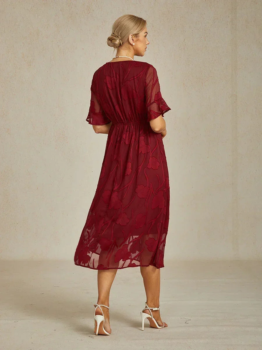 Maxikleid mit Rüschen und flatternder Spitze