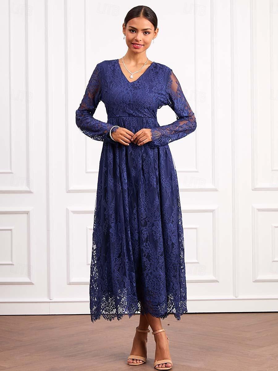 Elegantes Langarm-Maxikleid aus Spitze