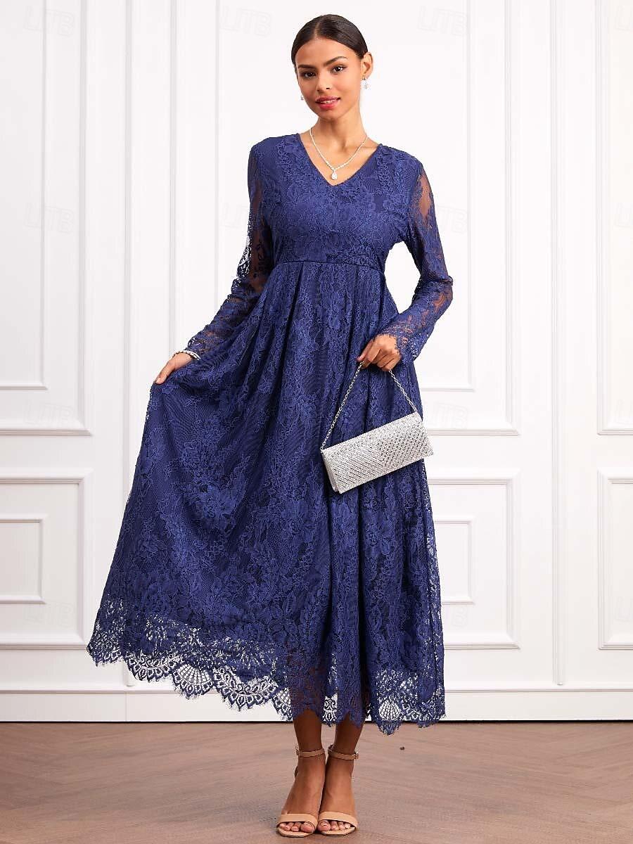 Elegantes Langarm-Maxikleid aus Spitze