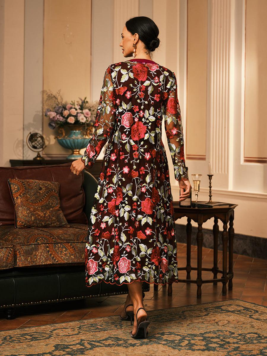 Robe deux pièces en mousseline de soie, maille, dentelle, volants brodés, motif floral