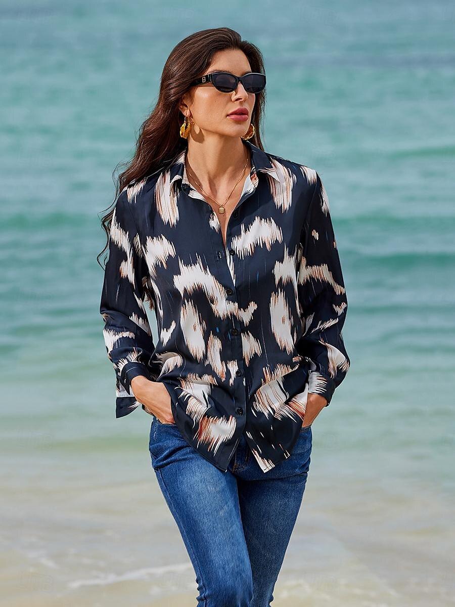 Satin-Button-Down-Bluse mit abstraktem Print und Reverskragen