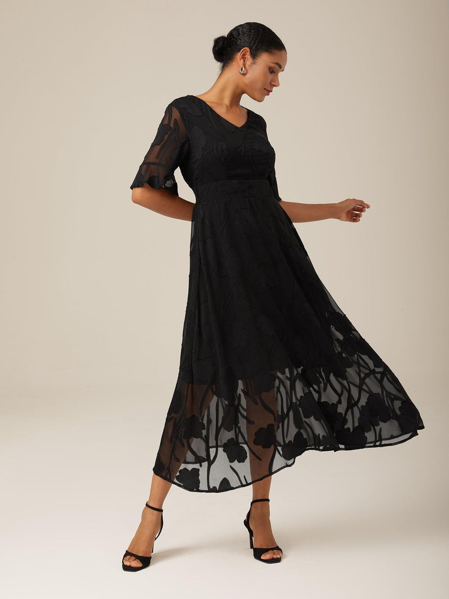 Ruffle Flutter Lace Maxi Dress