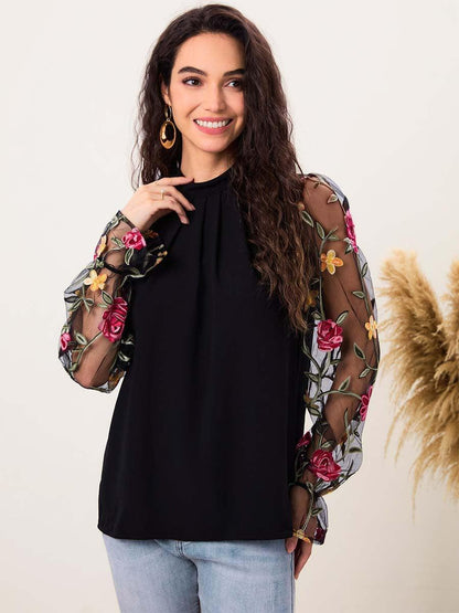 Bluse mit Rundhalsausschnitt und halblangen Ärmeln und Patchwork-Spitze