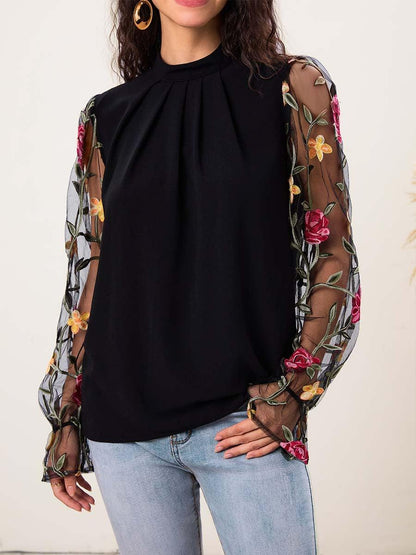Bluse mit Rundhalsausschnitt und halblangen Ärmeln und Patchwork-Spitze