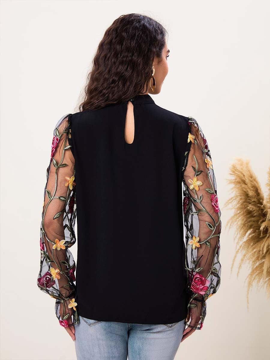 Bluse mit Rundhalsausschnitt und halblangen Ärmeln und Patchwork-Spitze
