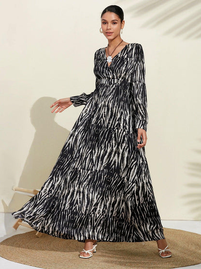 Swing-Maxikleid aus Satin mit V-Ausschnitt