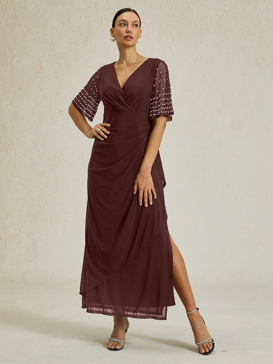 優雅正式禮服，配有裝飾性飄逸袖