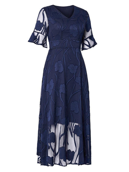 Maxikleid mit Rüschen und flatternder Spitze