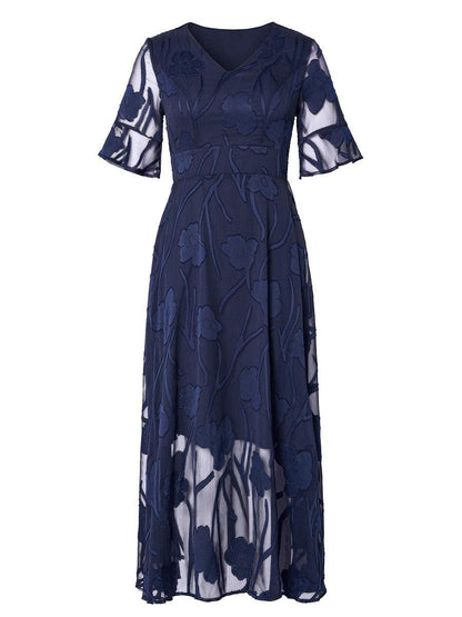 Maxikleid mit Rüschen und flatternder Spitze