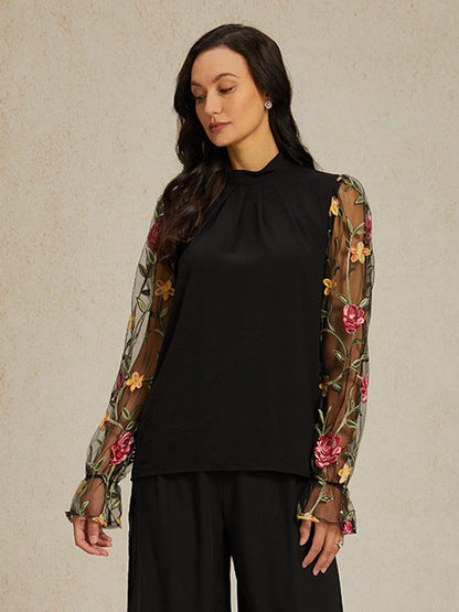 Bluse mit Rundhalsausschnitt und halblangen Ärmeln und Patchwork-Spitze