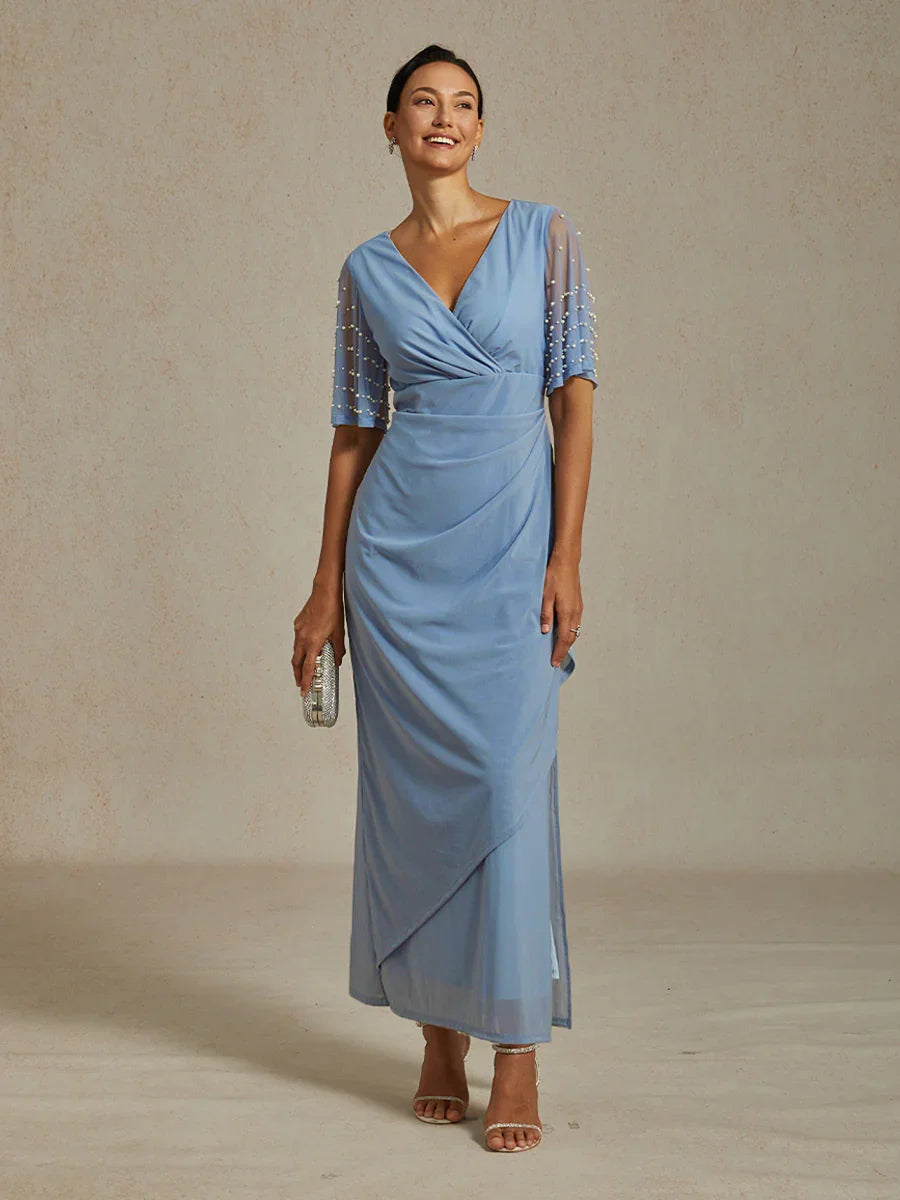 Vestido línea A con encaje roseta y adornos de lentejuelas