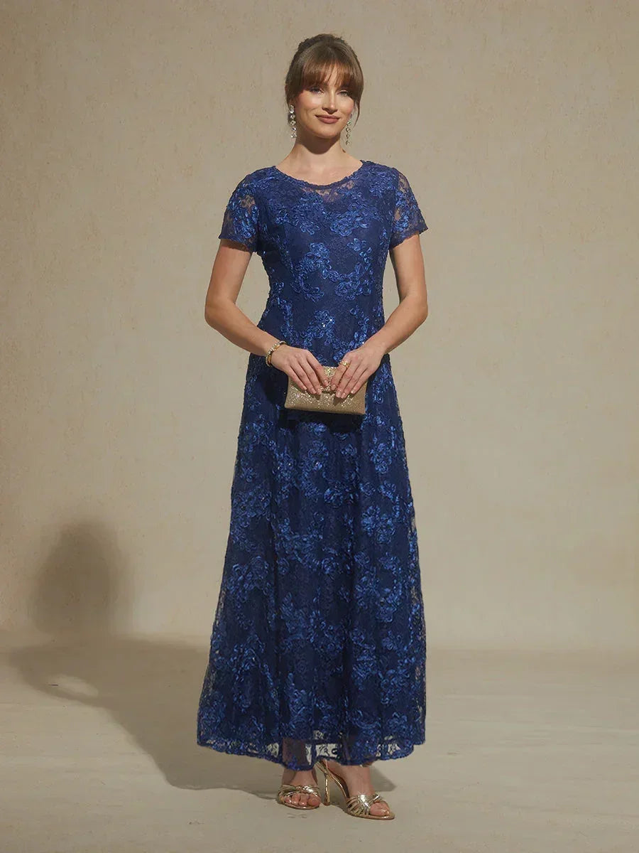 A-Linien-Kleid aus Rosettenspitze mit Paillettenverzierung