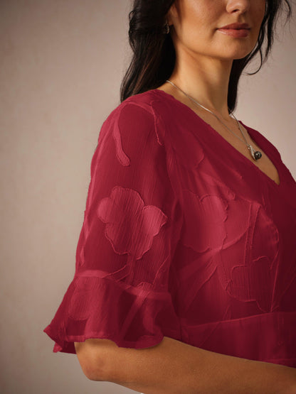 Maxikleid mit Rüschen und flatternder Spitze