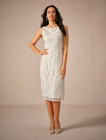 Embroidery Lace Boat Neck Sleeveless Dress