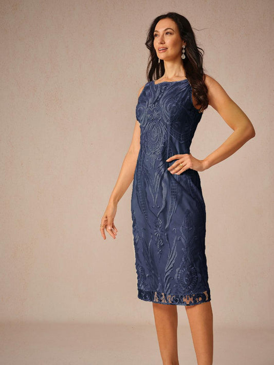 Embroidery Lace Boat Neck Sleeveless Dress