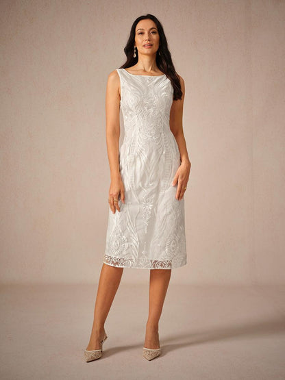 Embroidery Lace Boat Neck Sleeveless Dress