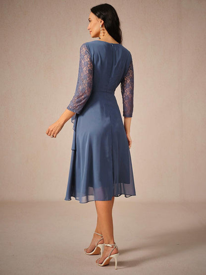 Chiffonkleid mit Spitzenverzierung und 3/4-Ärmeln