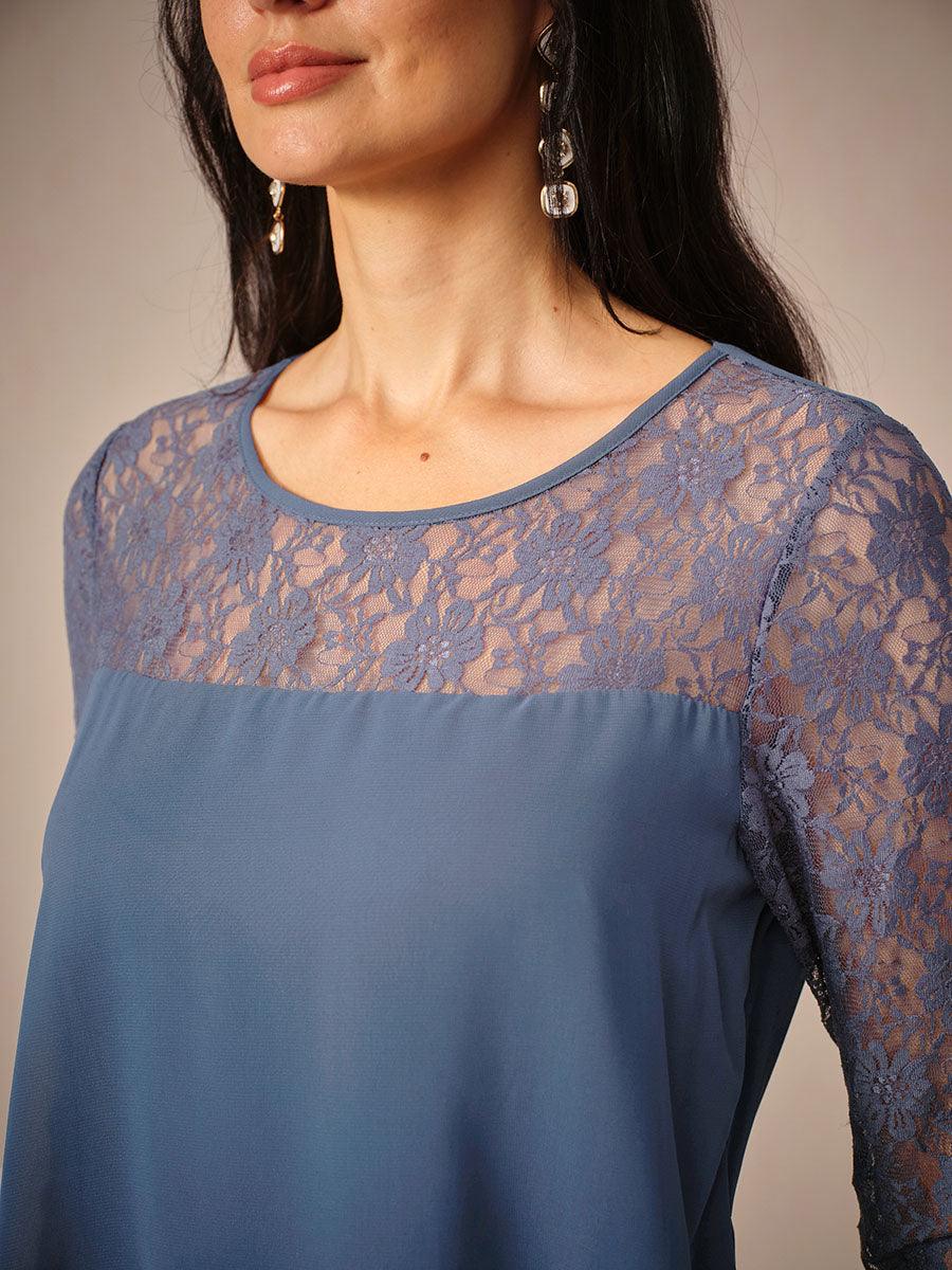 Chiffonkleid mit Spitzenverzierung und 3/4-Ärmeln