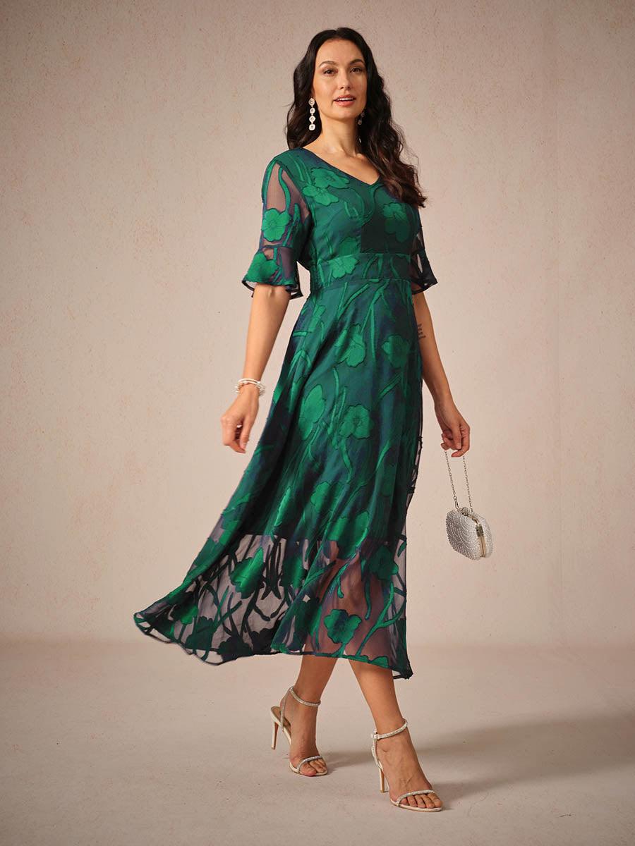 Maxikleid mit Rüschen und flatternder Spitze