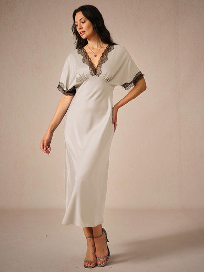 Olivgrünes Kleid mit V-Ausschnitt und Satin-Spitzenbesatz