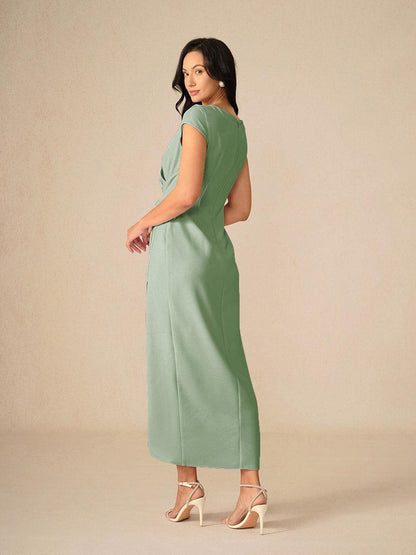 Elegantes weißes Wickelkleid für die Hochzeit