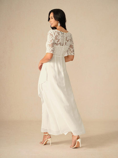 Sommerliches Brautkleid mit Spitze und V-Ausschnitt