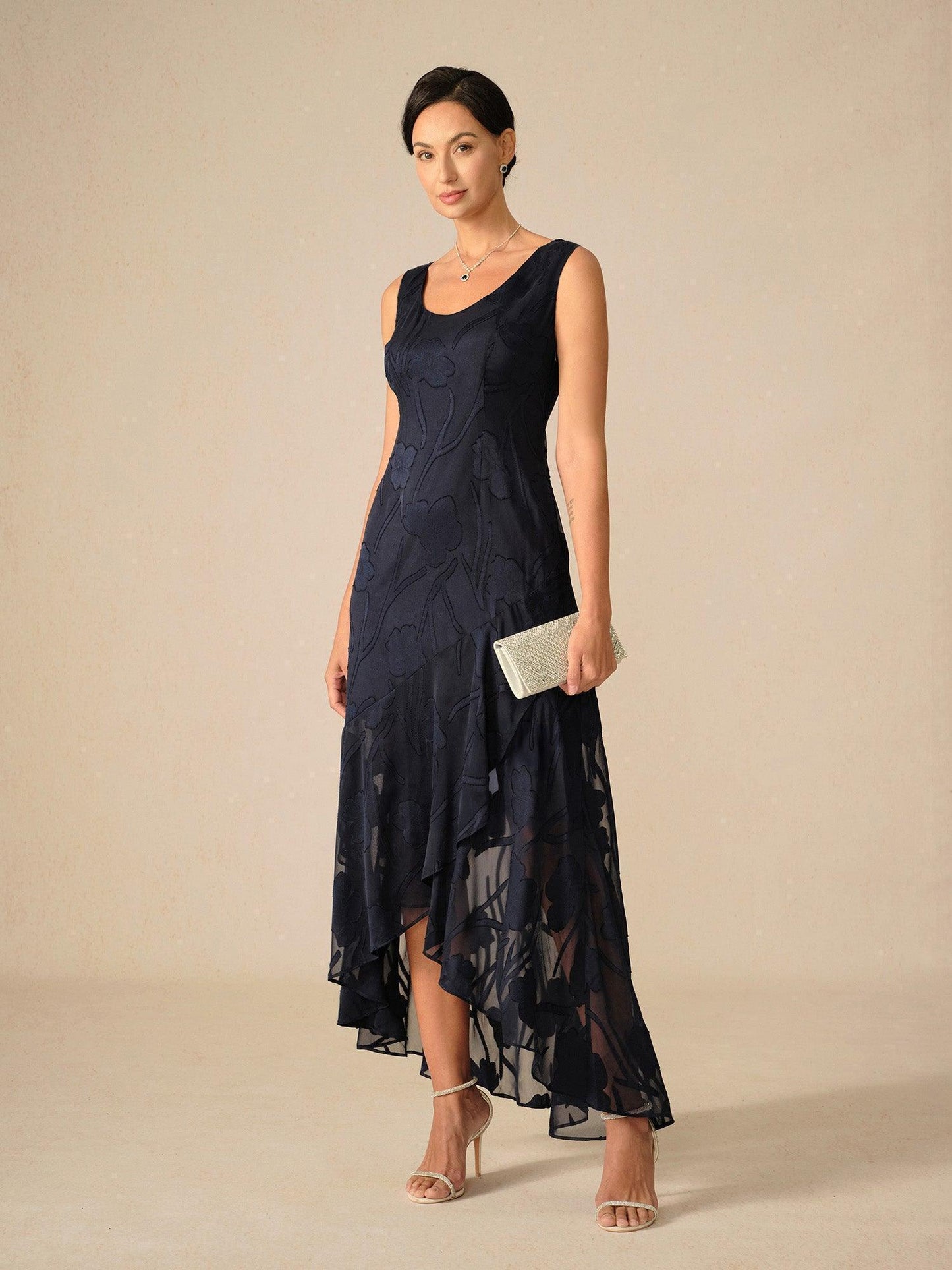 Maxikleid aus Satin mit Batikmuster