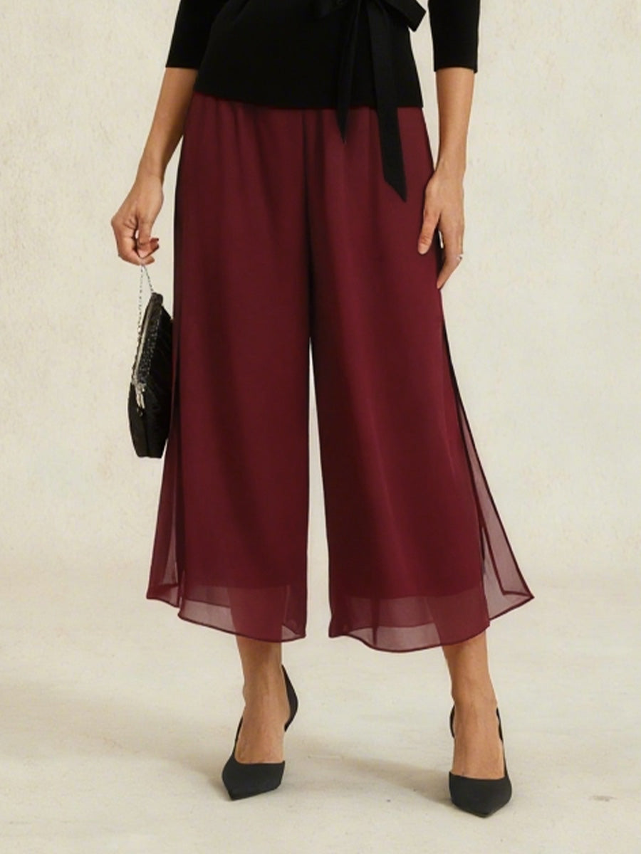 Cropped-Länge Hose mit geradem Bein und Chiffon-Überlagerung mit Beinschlitz