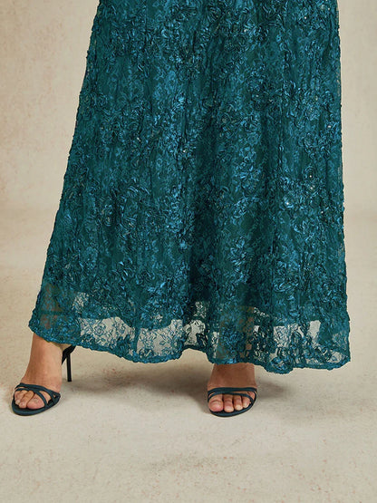 玫瑰花蕾絲A字裙禮服，配有亮片裝飾