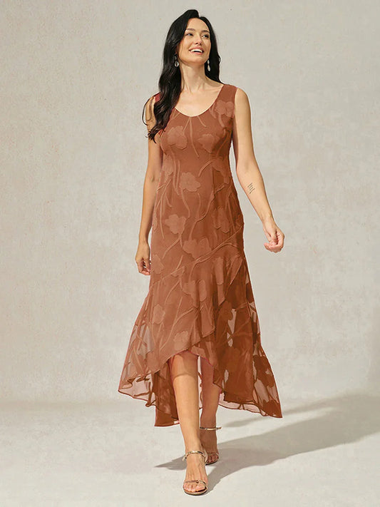 Marineblaues Chiffon-Abendkleid mit Blumenmuster und asymmetrischem Saum