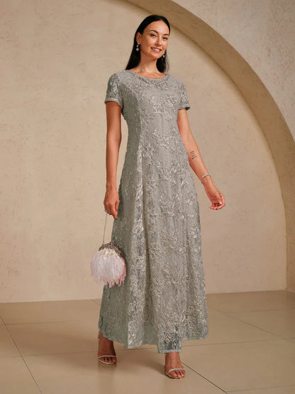 玫瑰花蕾絲A字裙禮服，配有亮片裝飾