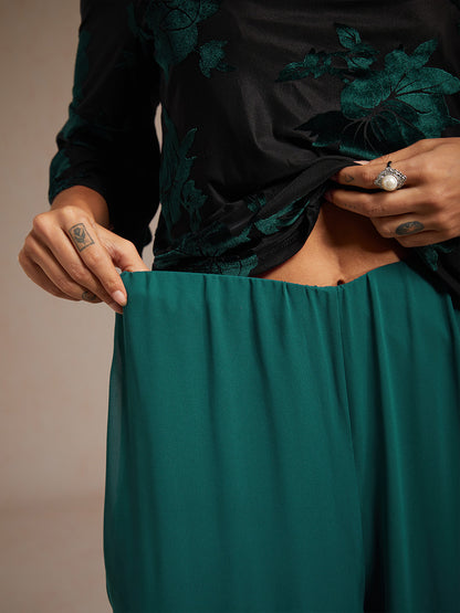 Hose mit geradem Bein und Chiffon-Überlagerung mit Beinschlitz