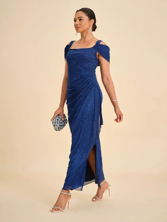 Knöchellanges Cold-Shoulder-Kleid aus glitzerndem Mesh