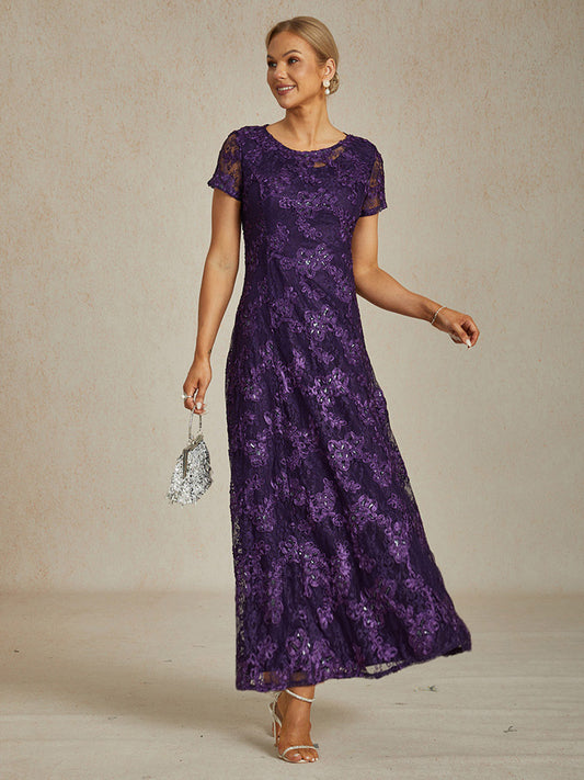 A-Linien-Kleid aus Rosettenspitze mit Paillettenverzierung