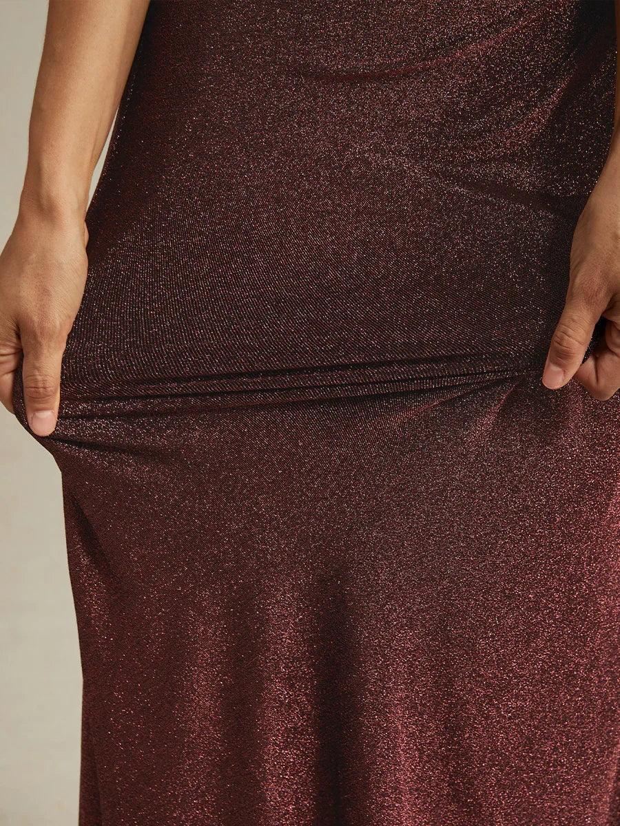 Glitzerkleid mit kalten Schultern