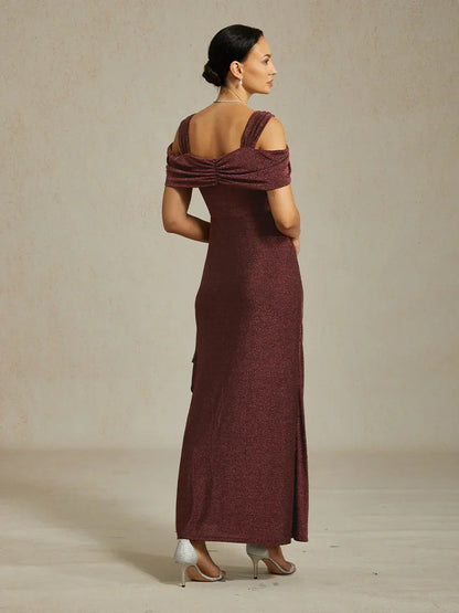 Glitzerkleid mit kalten Schultern